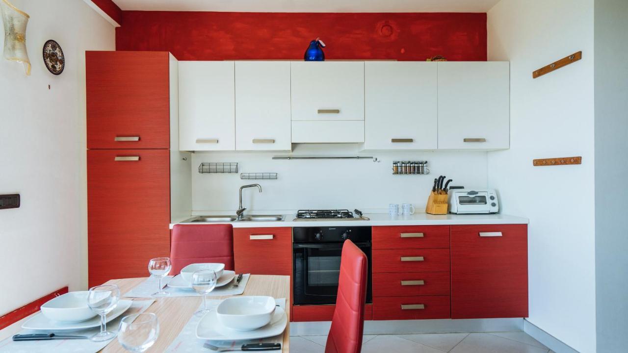 Italianway - Delle Ginestre 28 Appartement Marina dʼMarina dʼAndora Buitenkant foto