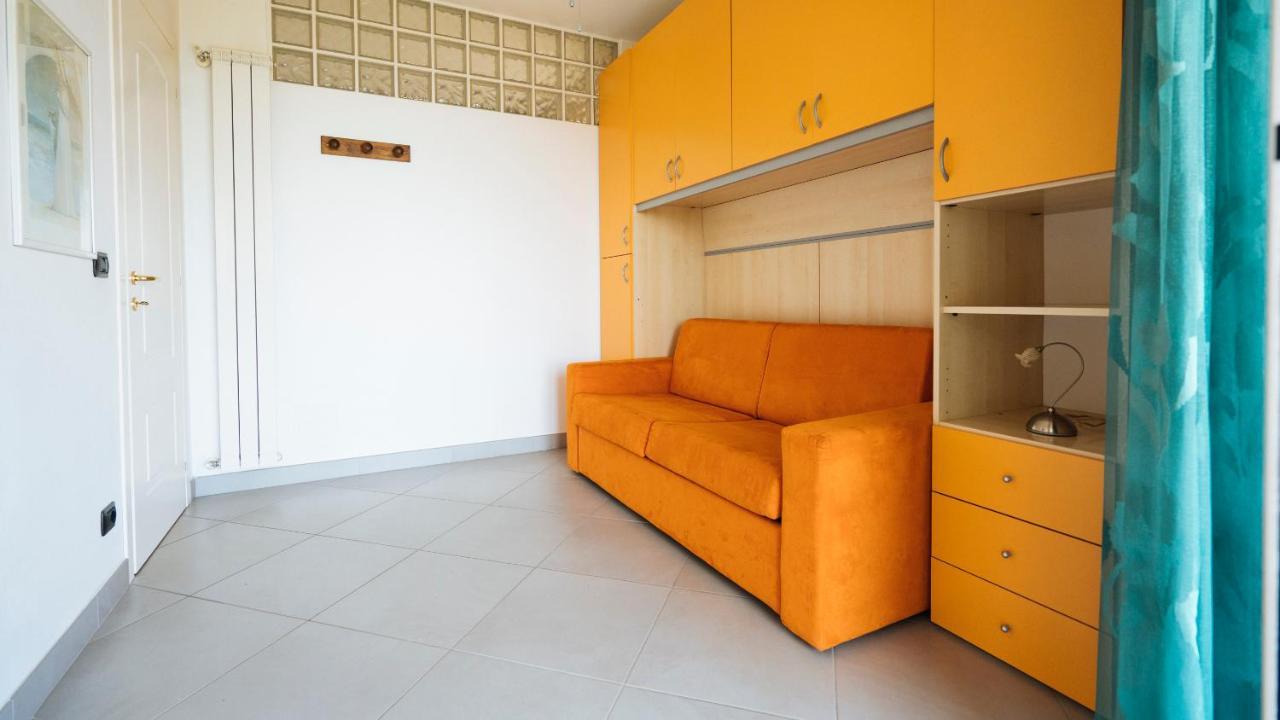 Italianway - Delle Ginestre 28 Appartement Marina dʼMarina dʼAndora Buitenkant foto