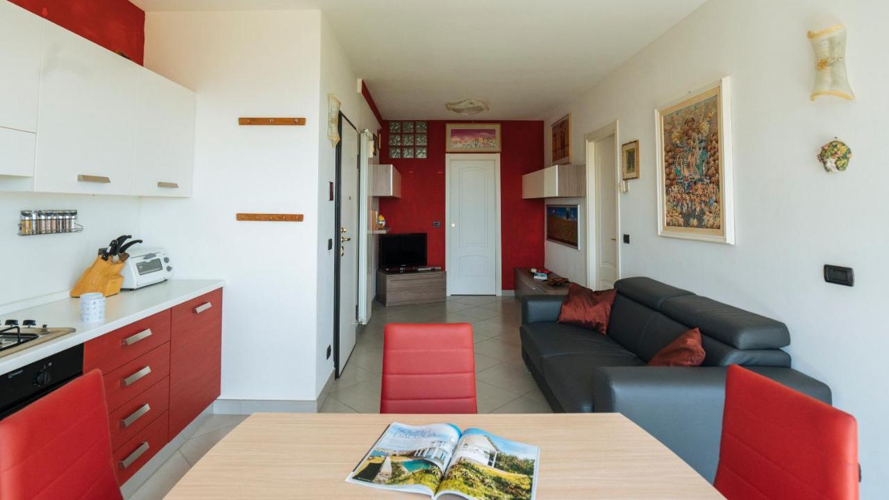 Italianway - Delle Ginestre 28 Appartement Marina dʼMarina dʼAndora Buitenkant foto