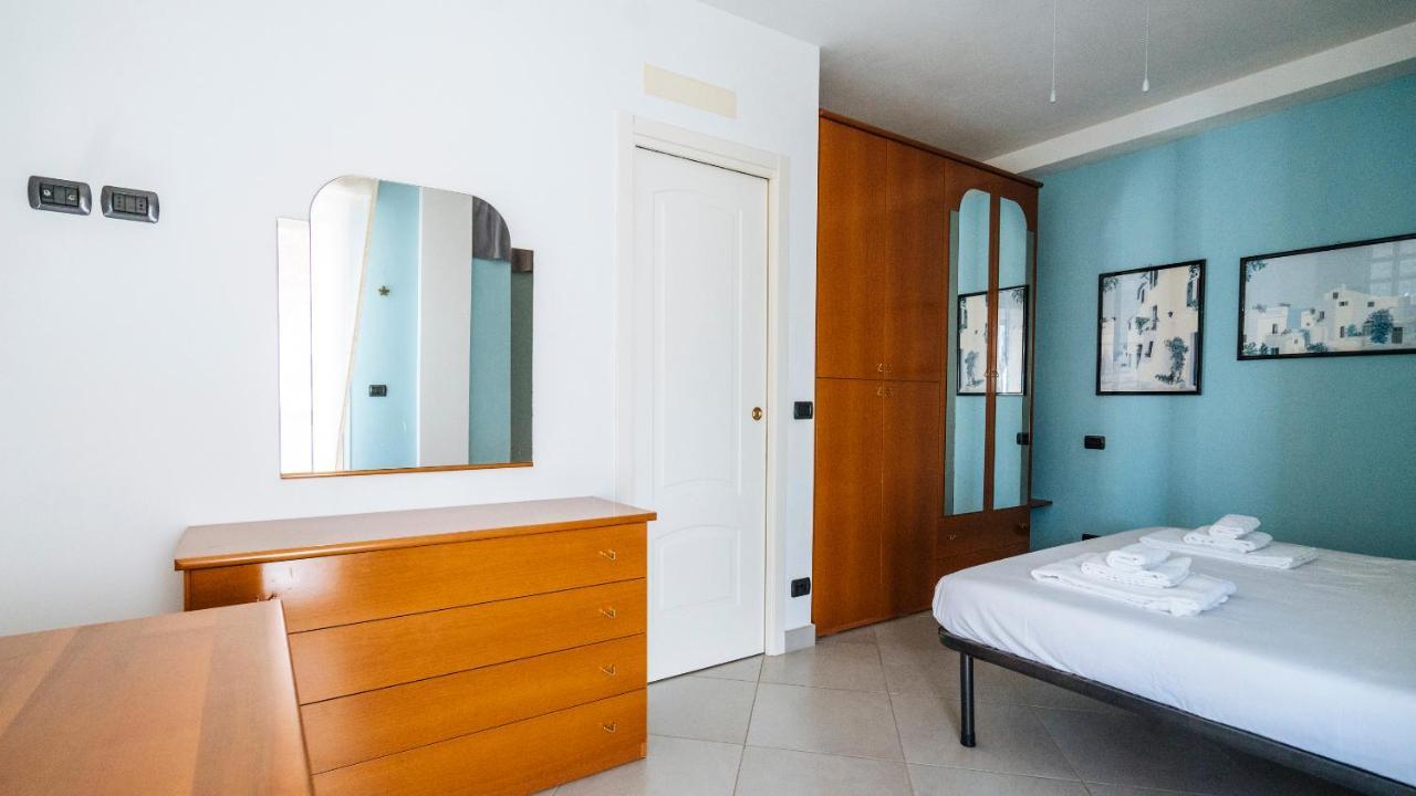 Italianway - Delle Ginestre 28 Appartement Marina dʼMarina dʼAndora Buitenkant foto
