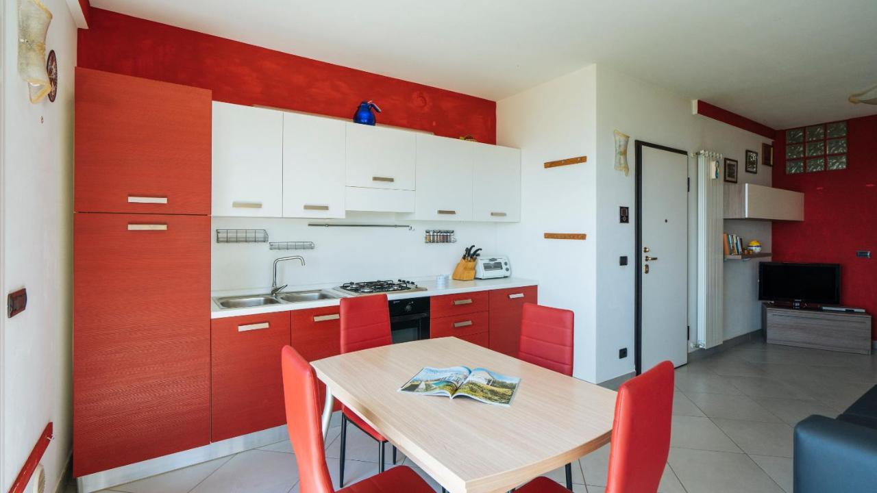 Italianway - Delle Ginestre 28 Appartement Marina dʼMarina dʼAndora Buitenkant foto
