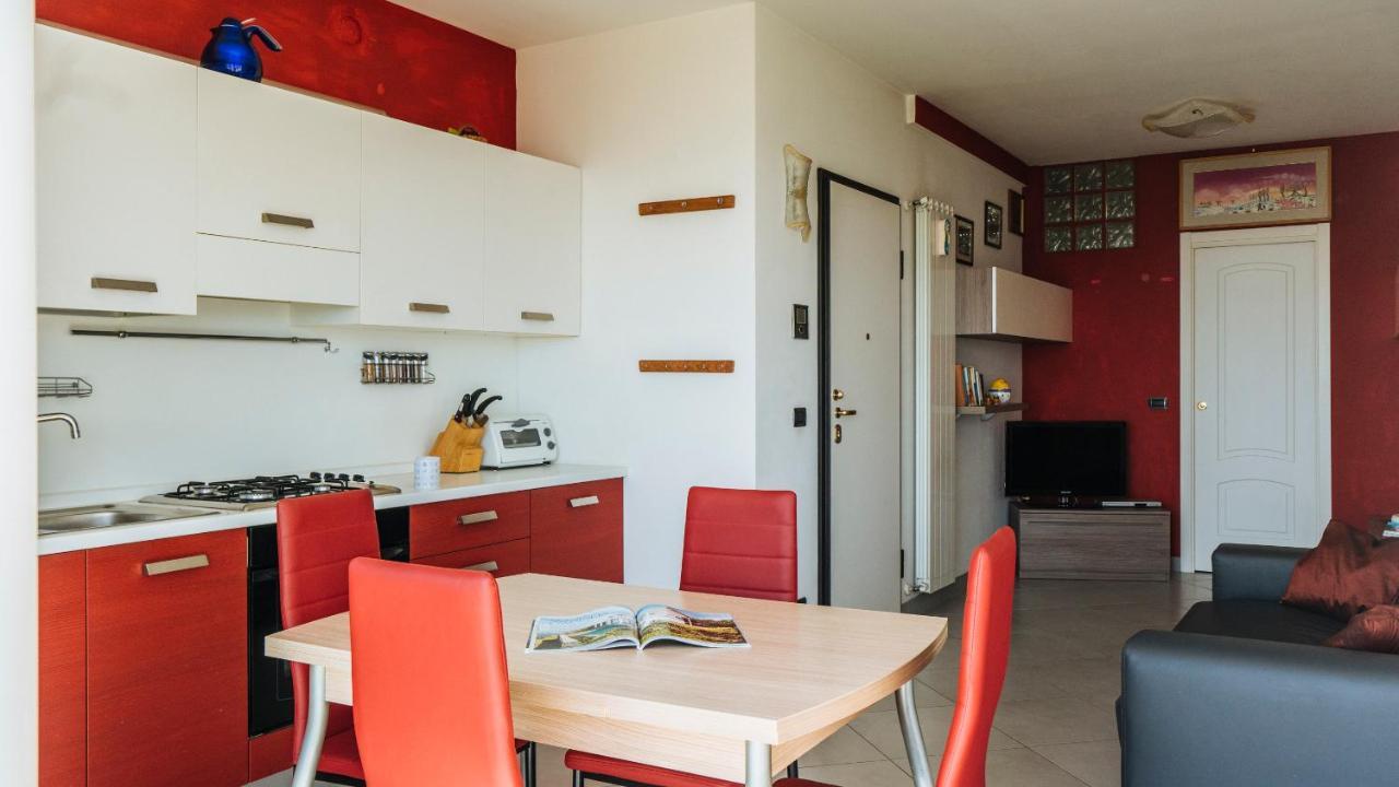 Italianway - Delle Ginestre 28 Appartement Marina dʼMarina dʼAndora Buitenkant foto